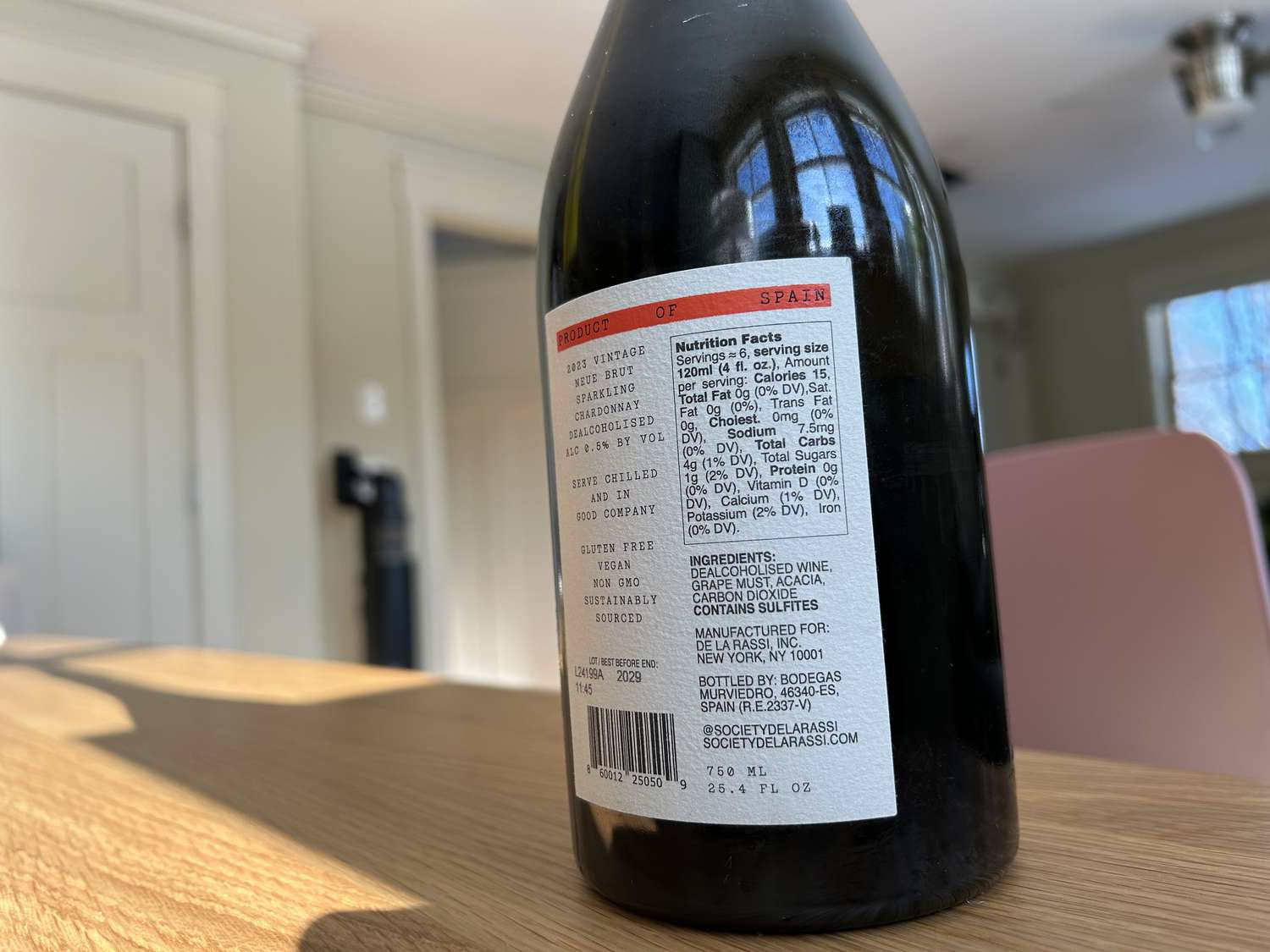 The back of a bottle of dealcoholized sparkling wine