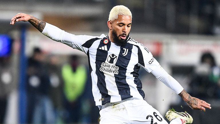 Chelsea make bid to take Juventus midfielder Douglas Luiz on loan for the rest of the season - Paper Talk | Football News